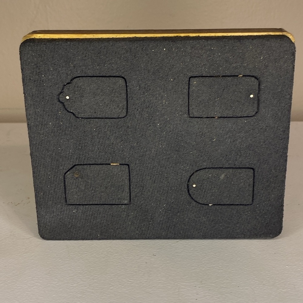 AccuCut Ellison 'Gift Tags-Mini' Wooden Die (4.75" x 5.75") - Picture 2 of 3